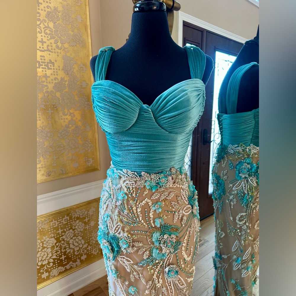 Crystal Beaded Formal Sweetheart Neckline Custom Gown Beige Turquoise Size 4 - Picture 6 of 16